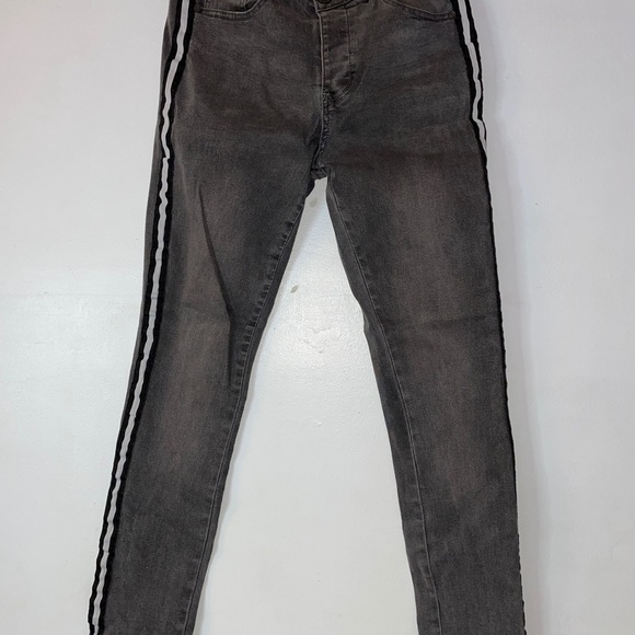 Black Skinny jeans with stripe on the side - Picture 2 of 4